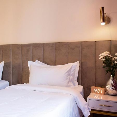 Orient Hotel Бишкек Екстериор снимка
