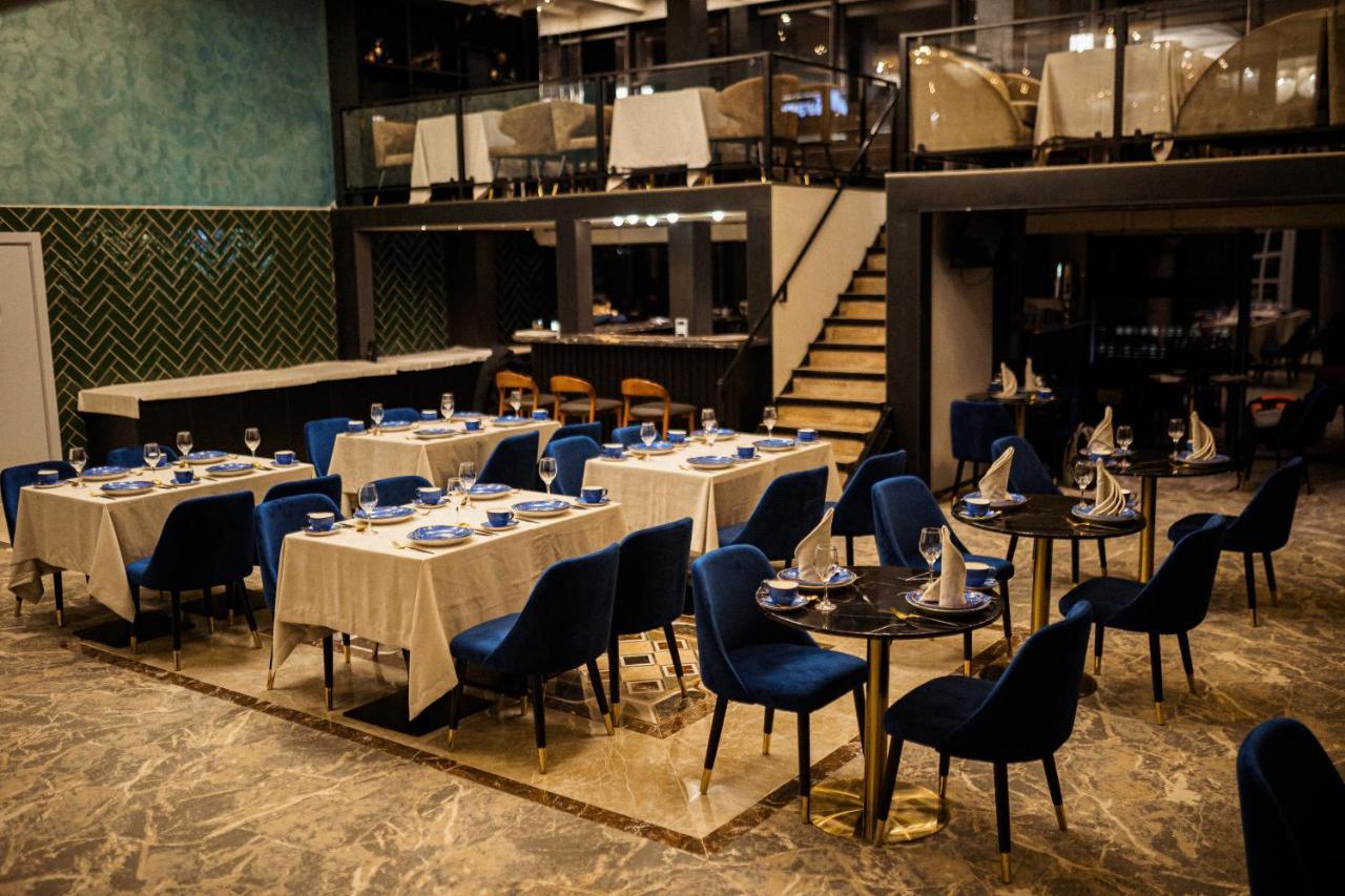 Orient Hotel Бишкек Екстериор снимка