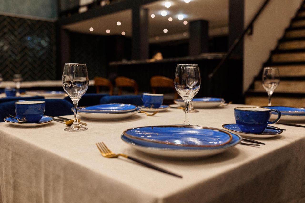 Orient Hotel Бишкек Екстериор снимка