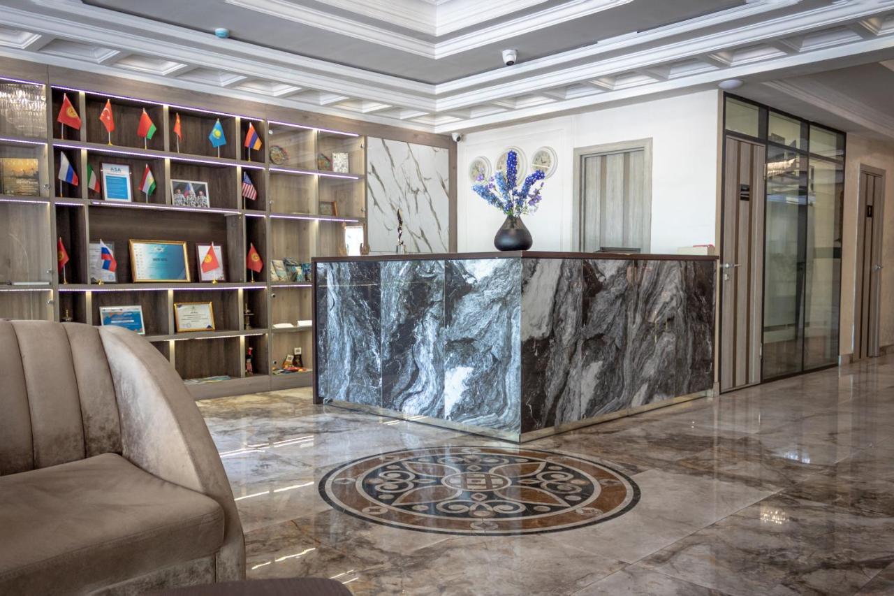 Orient Hotel Бишкек Екстериор снимка