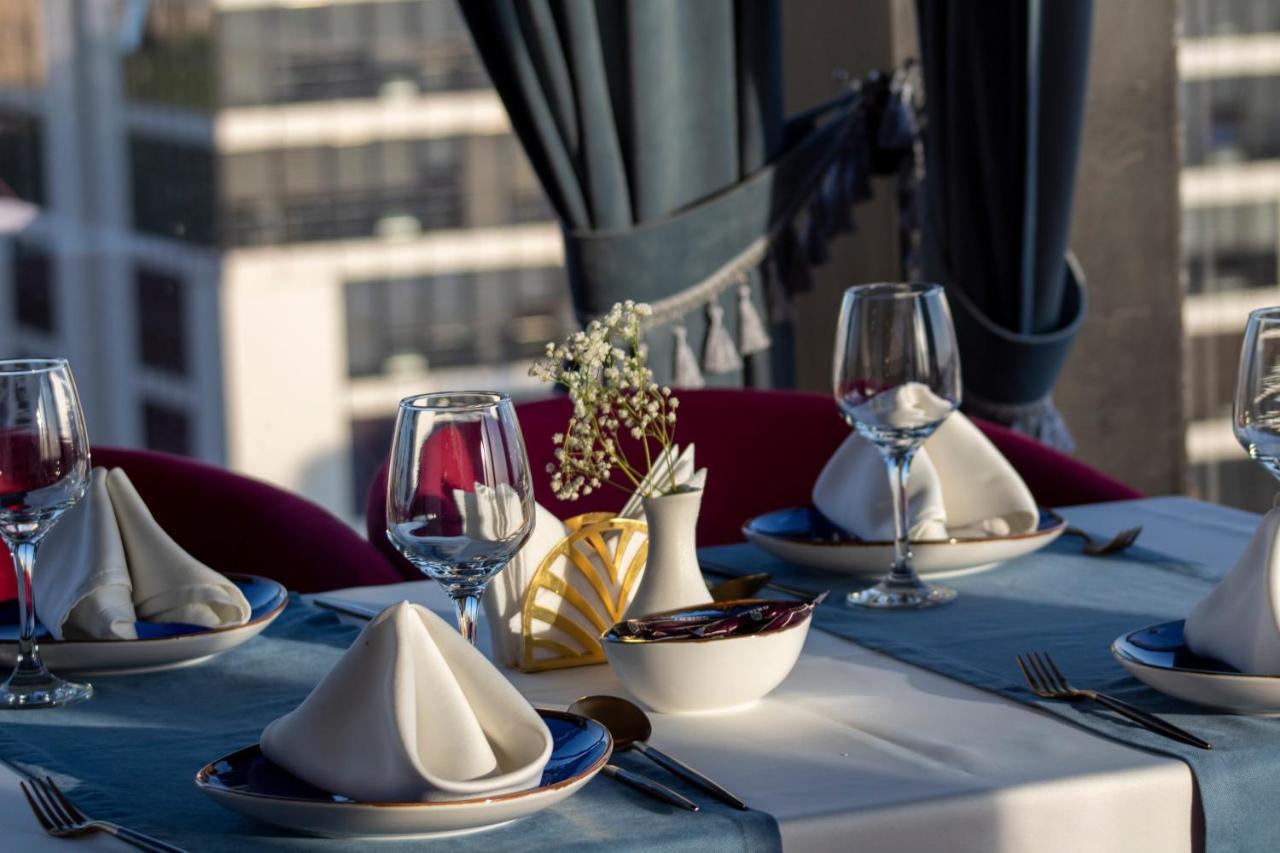 Orient Hotel Бишкек Екстериор снимка