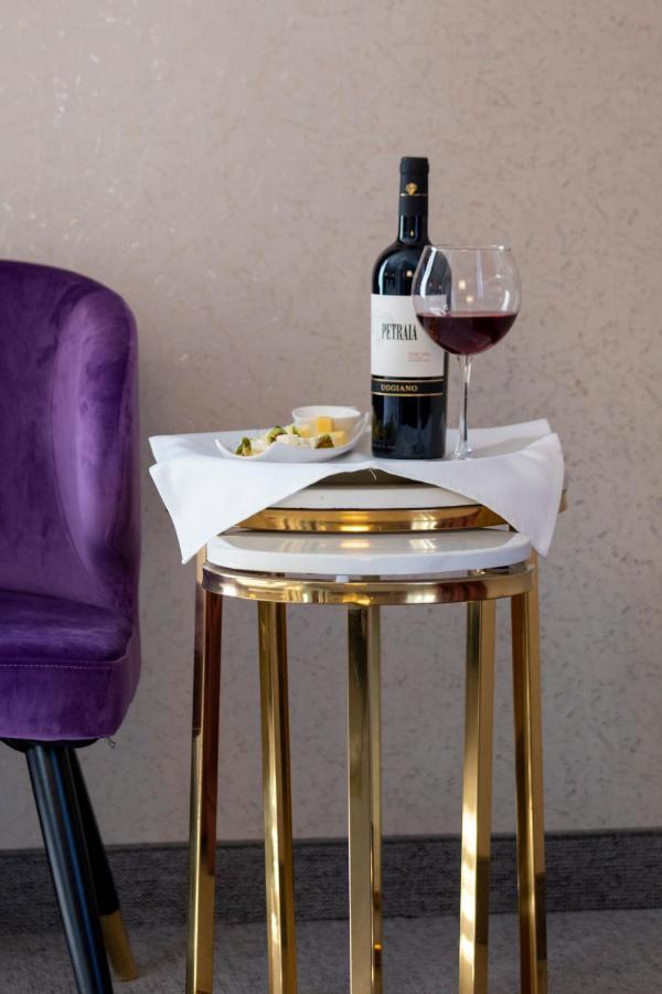 Orient Hotel Бишкек Екстериор снимка