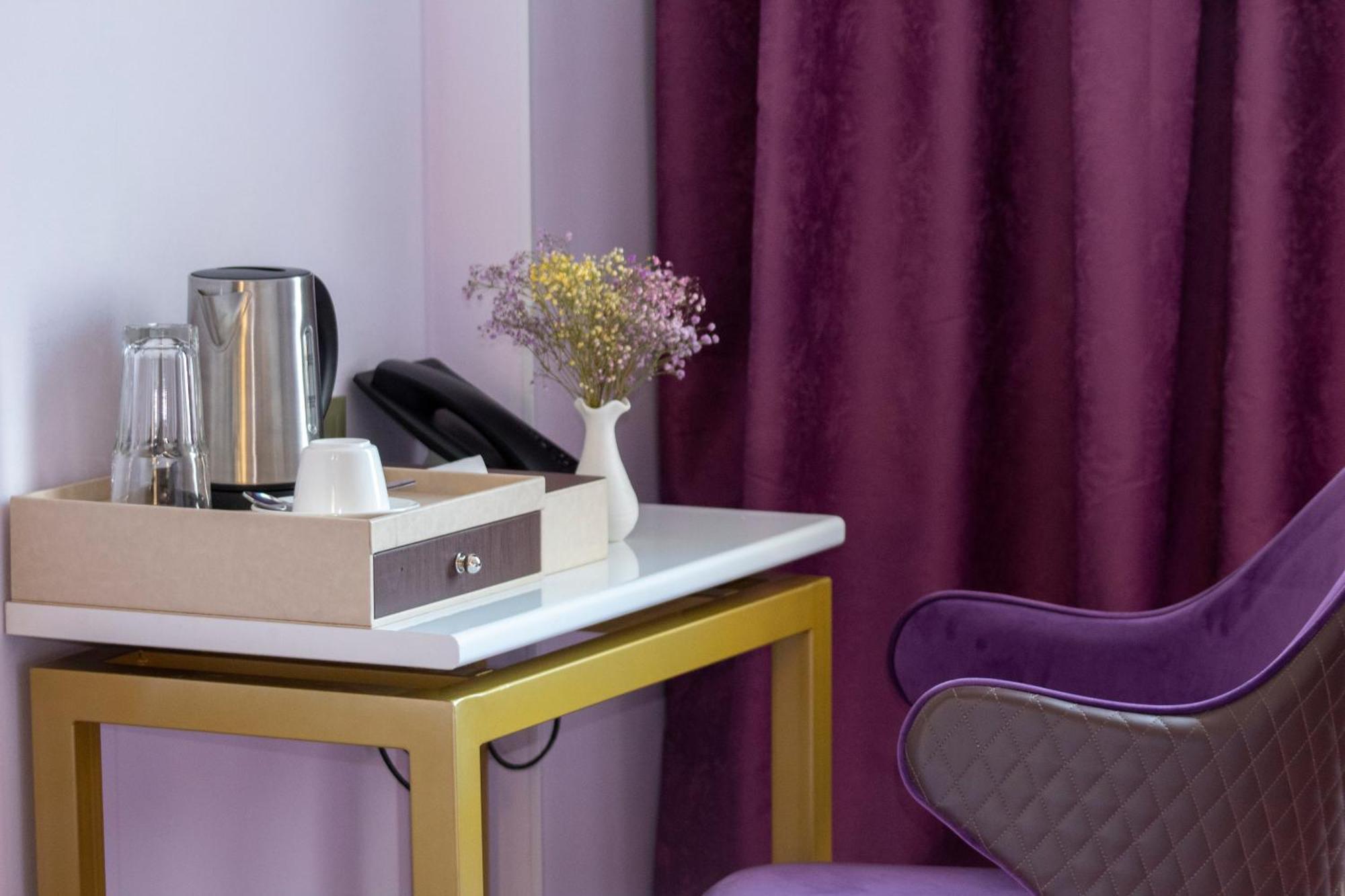 Orient Hotel Бишкек Екстериор снимка