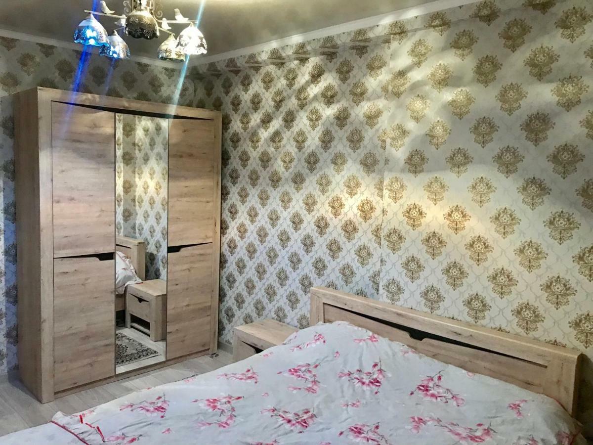 Orient Hotel Бишкек Екстериор снимка